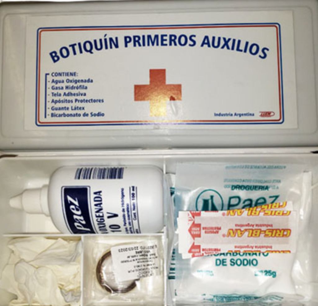 Botiquin premium caja grande 6 elem. c/agua oxigenada