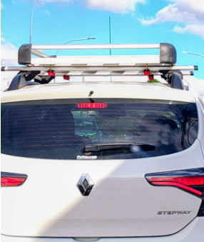 Parrilla de aluminio 1,30 x 1 mt + 2 barras negras